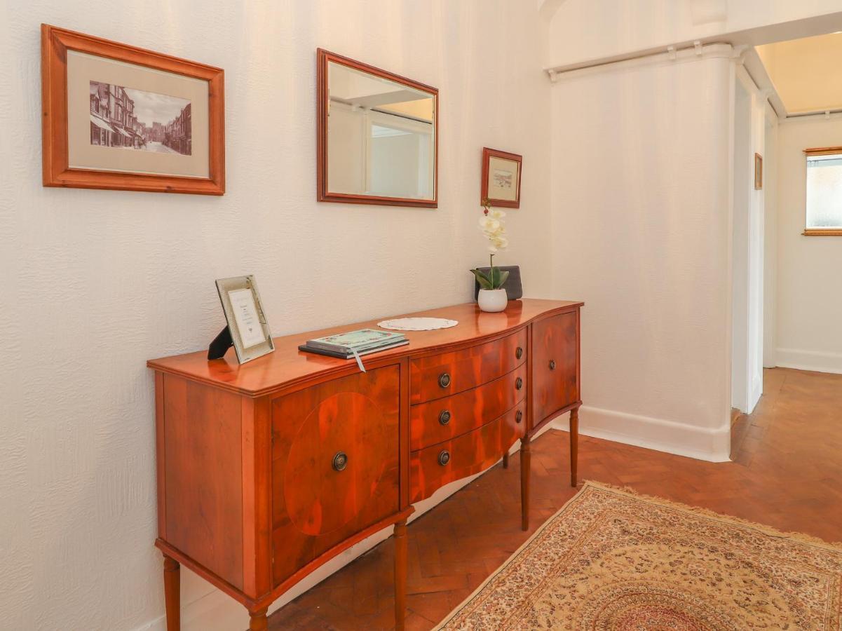 Coniston Apartment โคลวินเบย์ ภายนอก รูปภาพ