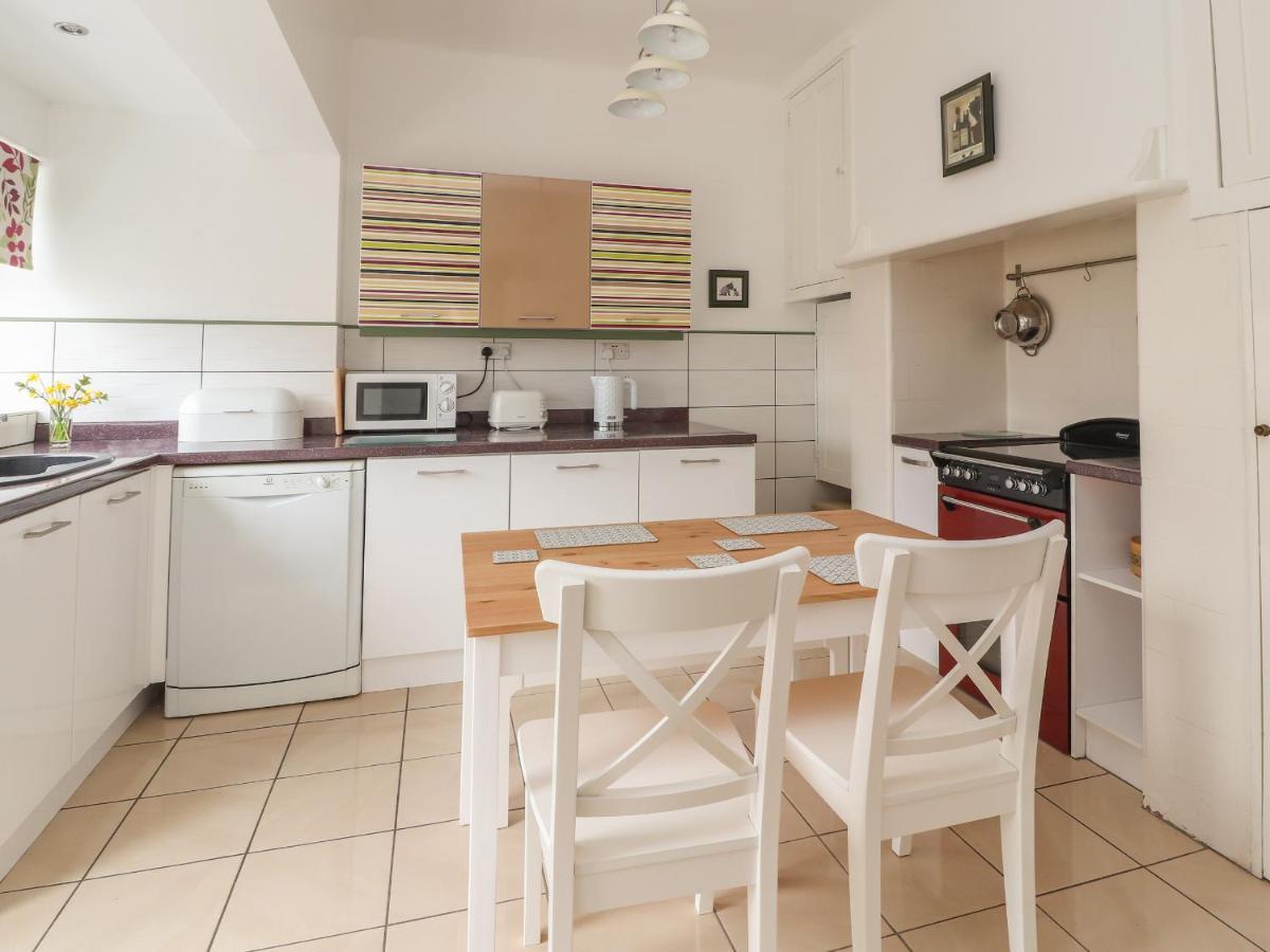 Coniston Apartment โคลวินเบย์ ภายนอก รูปภาพ