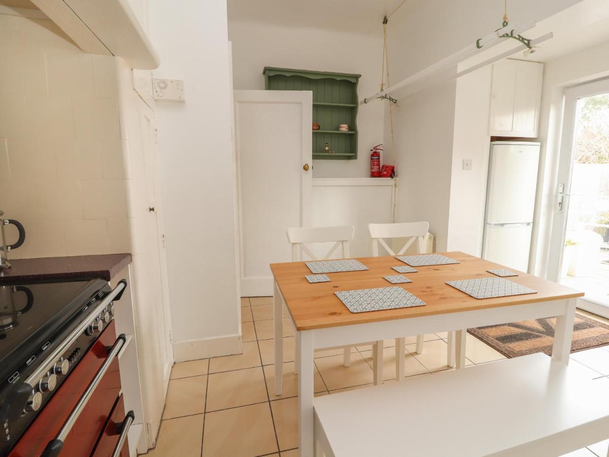 Coniston Apartment โคลวินเบย์ ภายนอก รูปภาพ
